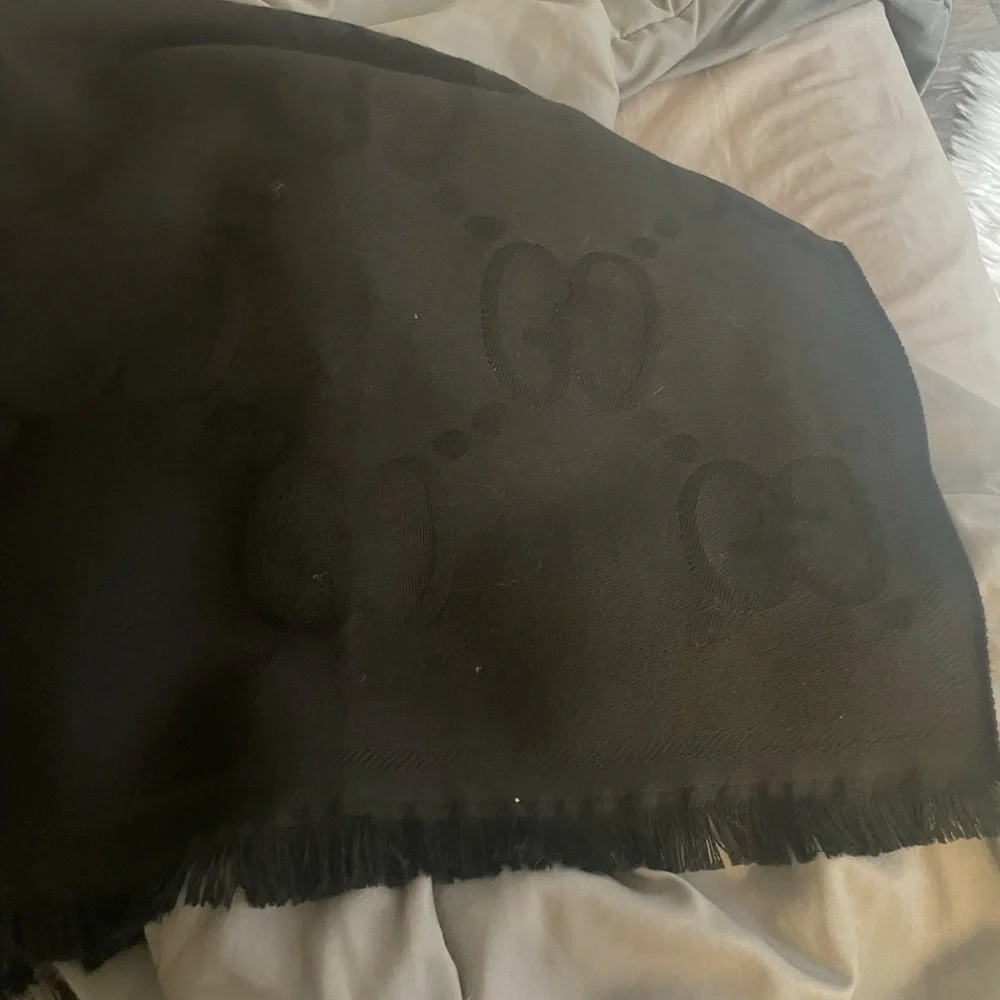 NWT Gucci jumbo GG monogram 100% wool scarf black on black - Picture 13 of 13